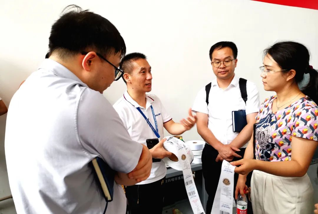 迎接东莞松山湖科教局辅导来我司工厂视察，领导工作！