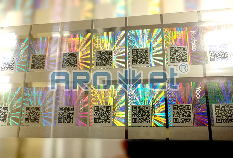 J9.COMX1双头喷码设备在镭射防伪标签上的利用